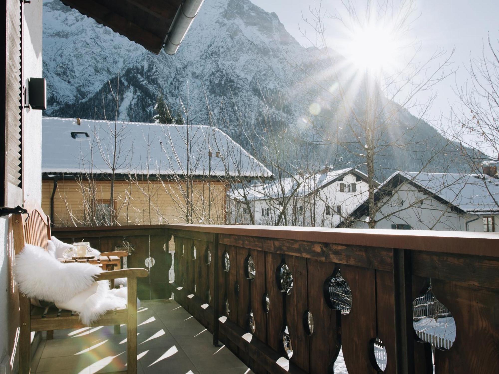 Die Karwendelsuite - 5 Sterne Fewo Mit Bestem Bergblick, Zentrumsnah & Ruhig Gelegen, Familienfreundlich Mittenwald Buitenkant foto